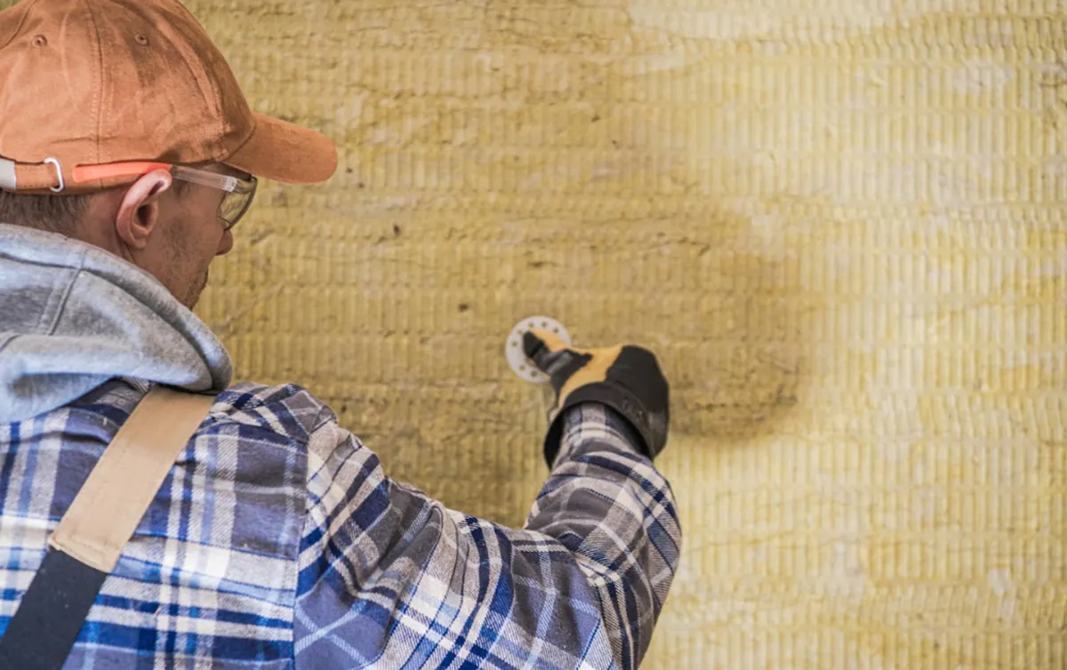 Основные типы минеральной ваты. Прочный утеплитель из базальтового волокна.