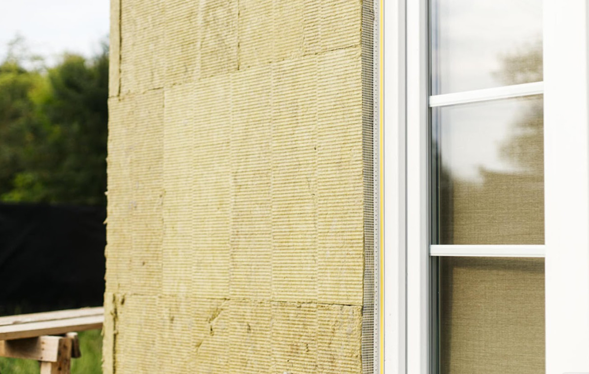 Напыляемый пенополиуретан для теплоизоляции. Преимущества напыляемого пенополиуретана.