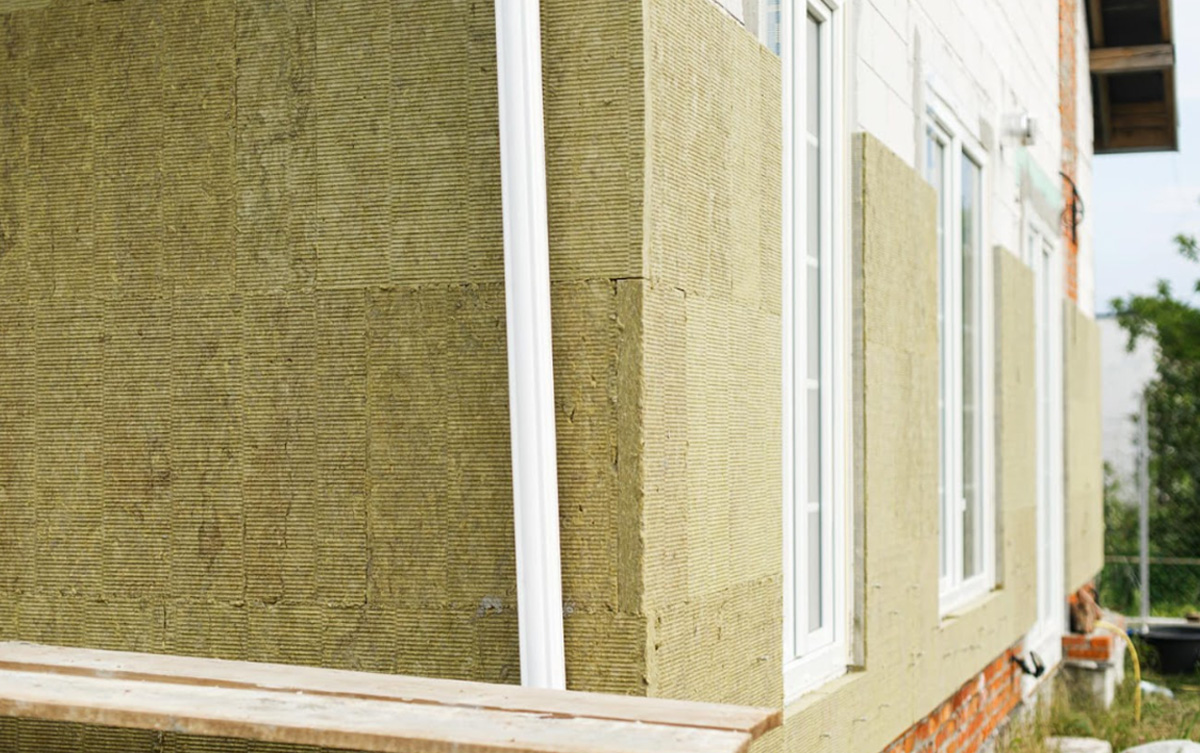 Сколько стоит утеплить фасад? Почему важно утеплять фасад дома?