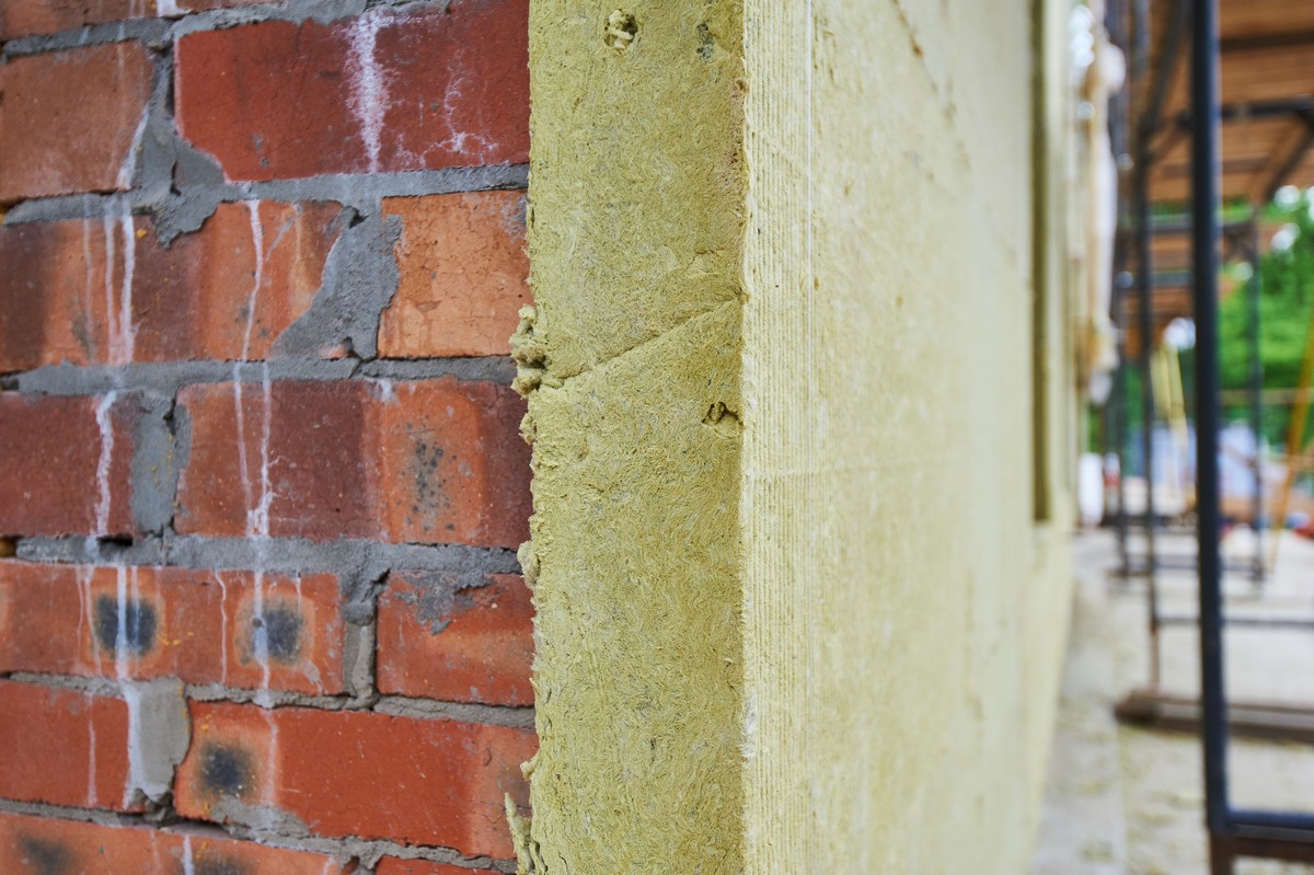 Утепление фасадов дома минватой: преимущества и основные технологии_3